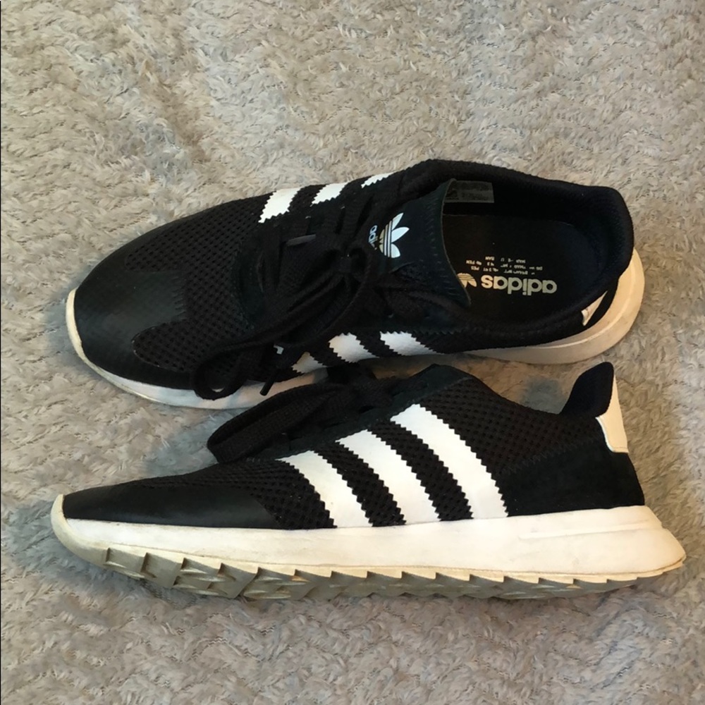 Adidas Sneakers